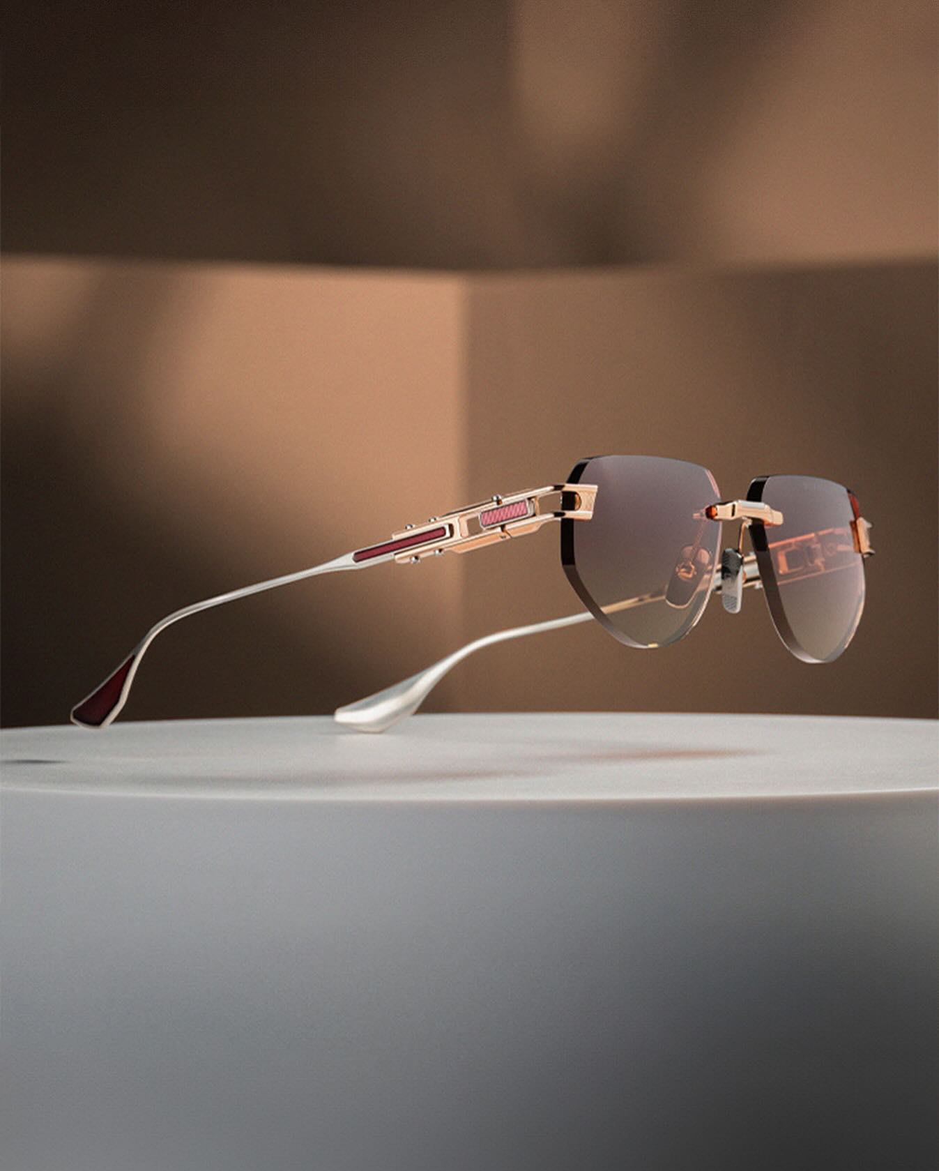 Julius Tart Optical - Bottega di Sguardi Julius Tart Optical - Bottega di Sguardi